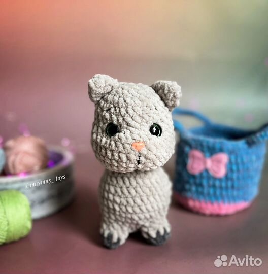 Мягкая игрушка кот в сумке/вязанный ручная работа