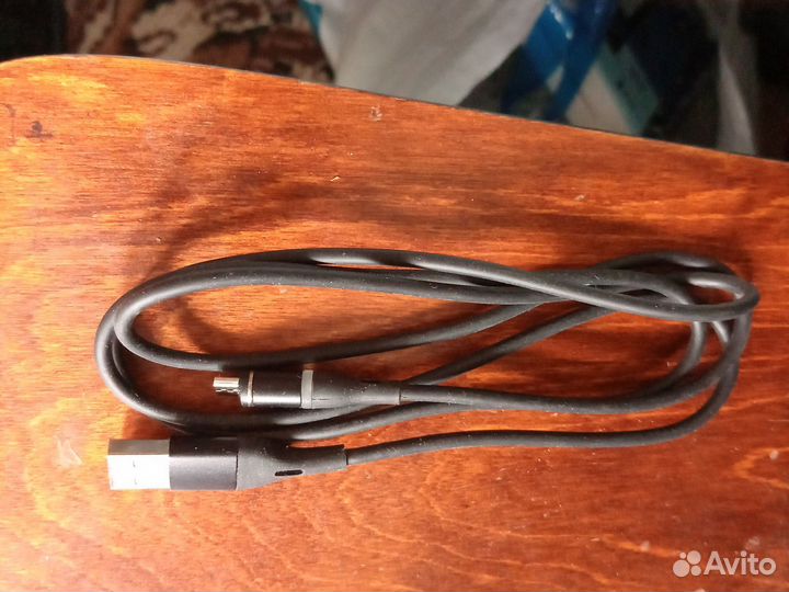 Кабель для зарядки телефона