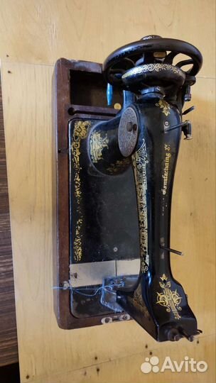 Швейная машинка сингер