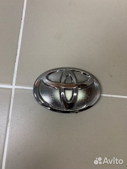 Эмблема Toyota Land Cruiser Prado 150