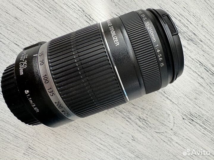 Объектив Canon EF-S 55-250mm f/4-5,6 IS