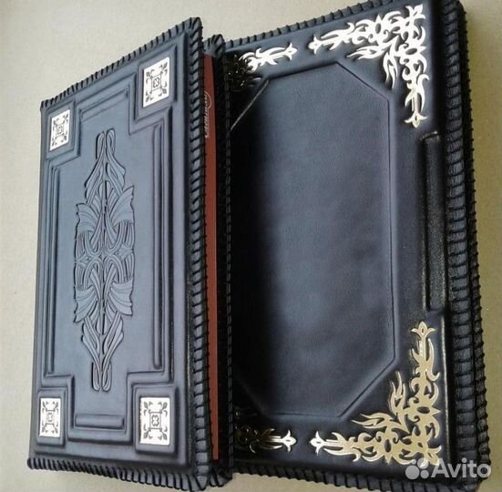 Кожаные обложки для ежедневников, записных книг