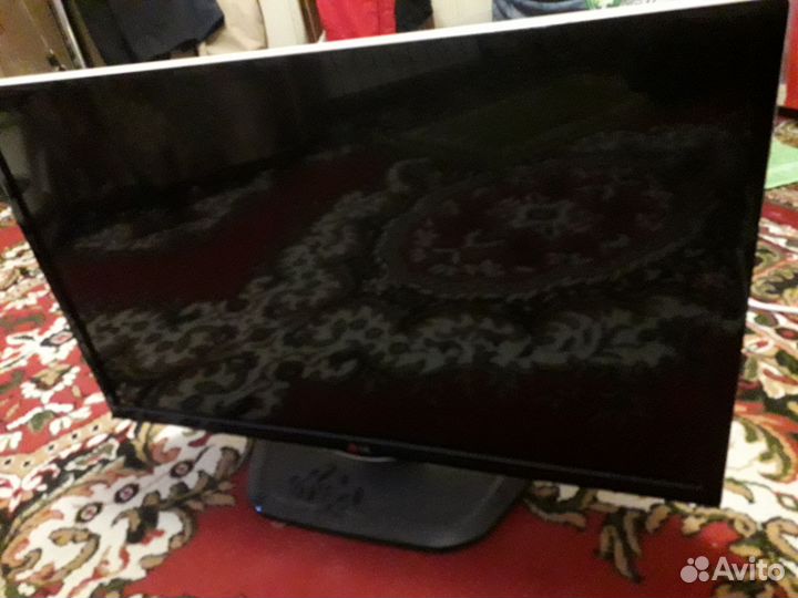Телевизор lg 82см