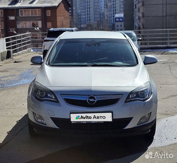 Opel Astra 1.4 МТ, 2011, 150 000 км