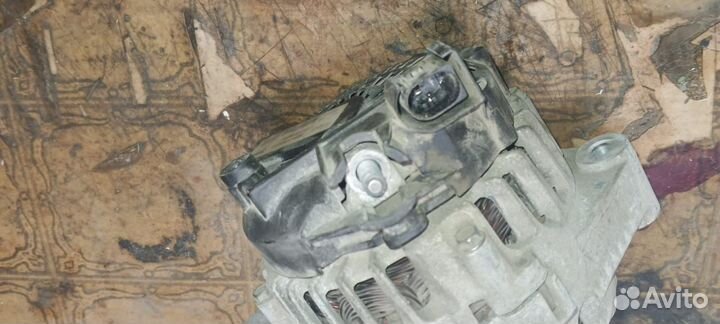 Продам генератор на форд фокус 3