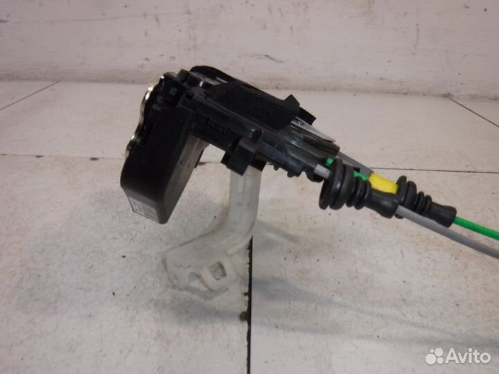 Замок двери задней левой