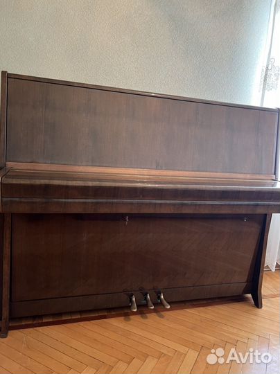 Музыкальные инструмент пианино