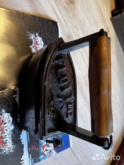 Утюг чугунный старинный