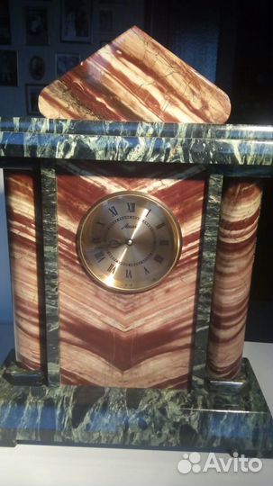 Часы из яшмы