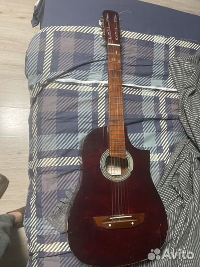 Акустическая гитара