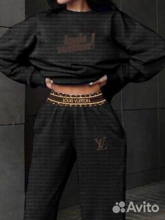 Спортивный костюм женский