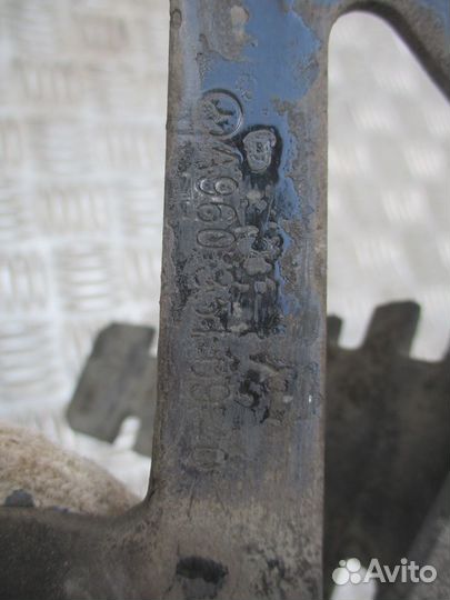 Кронштейн Mercedes-Benz A9603510940