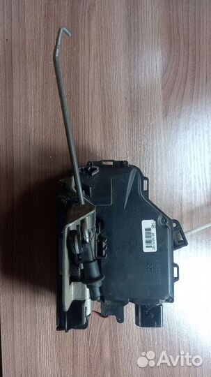 Замок двери, правый audi a6 с5