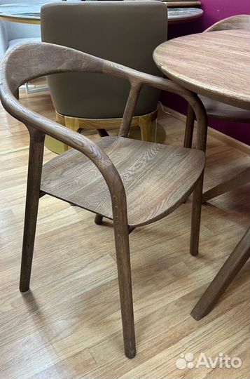 Стул обеденный деревянный