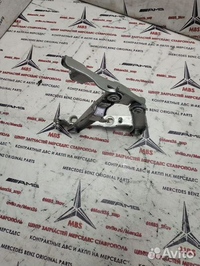 Петля капота w211 Mercedes