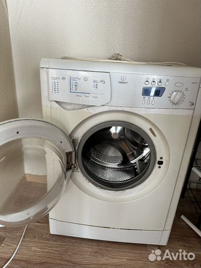 Стиральная машина indesit на запчасти