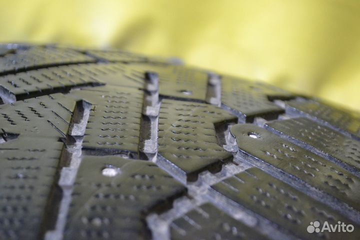 Pirelli Ice Zero 255/55 R19