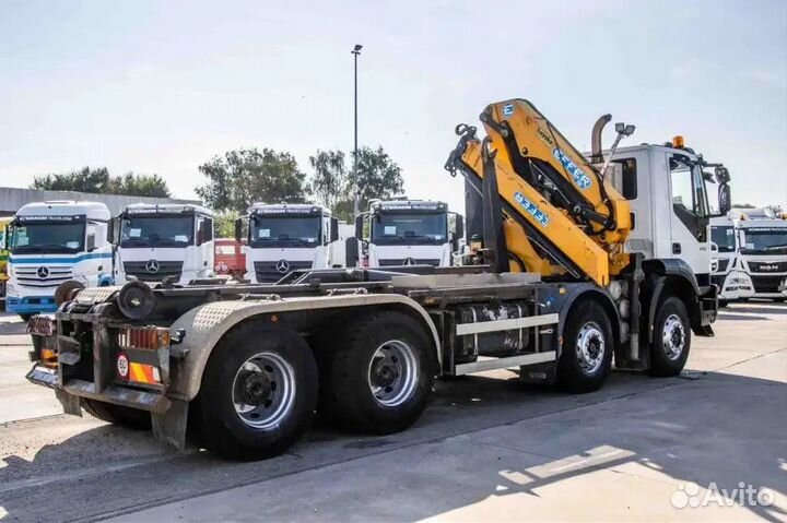 Pазбираем грузовик iveco Trakker с 2008