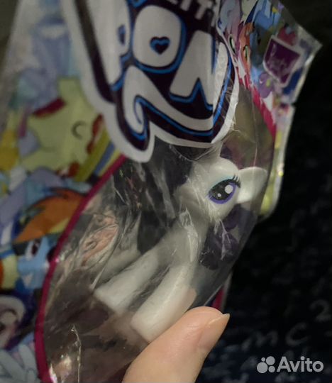 Фигурка Рарити из журнала (My little pony)