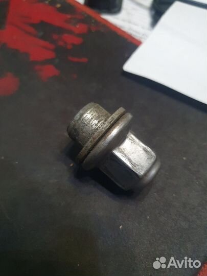 Гайка колеса toyota-lexus М12*37.5*1.5 D18