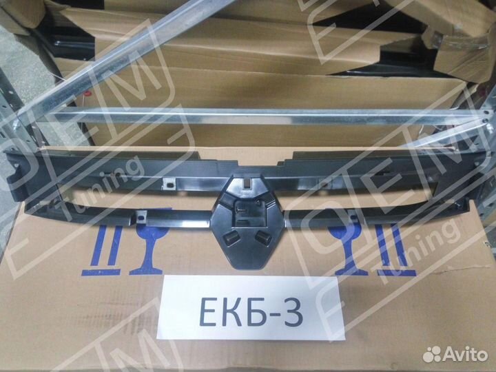 Решетка радиатора Рено Дастер