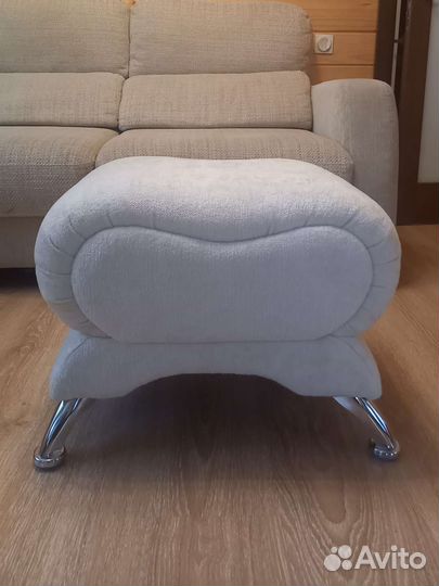 Пуфик новый бежевый