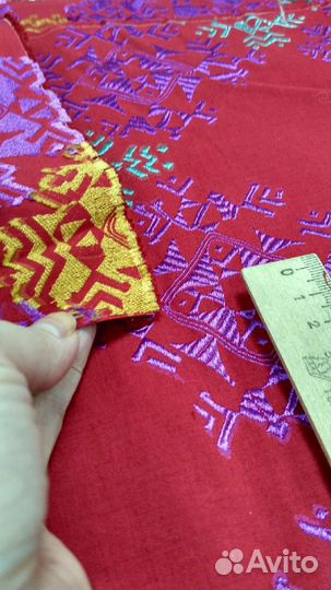 Ткань костюмная 1.4м с вышивкой