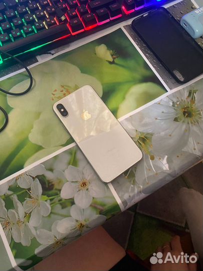 iPhone X, 64 ГБ