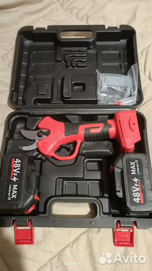 Новый аккумуляторный секатор