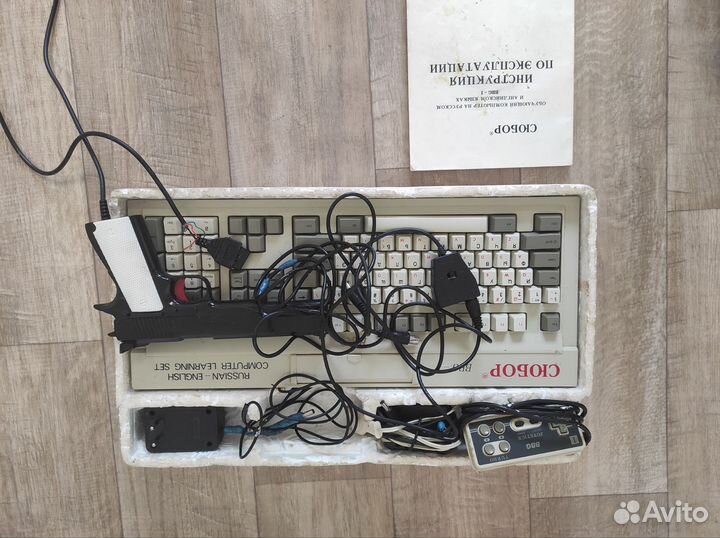 Игровая приставка Сюбор / dendy