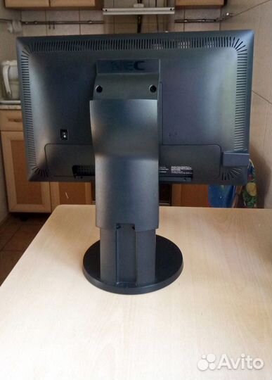 NEC MultiSync LCD2070WNX + TV