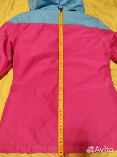 Продам куртку для девочки