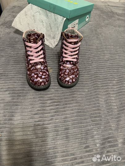 Ботинки для девочки новые 25