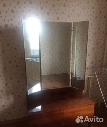 Продам трюмо