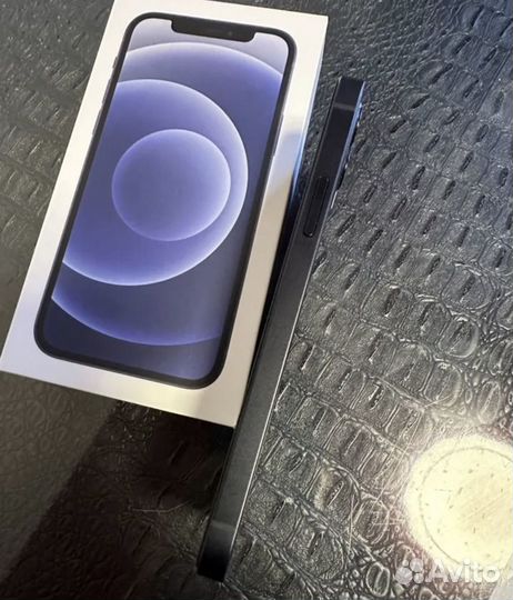 iPhone 12, 64 ГБ