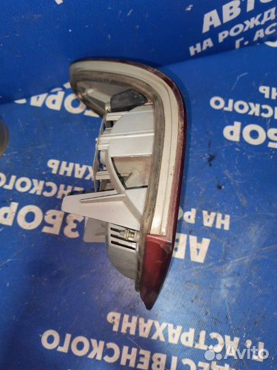 Задний правый фонарь Mercedes-Benz W210 седан 2001