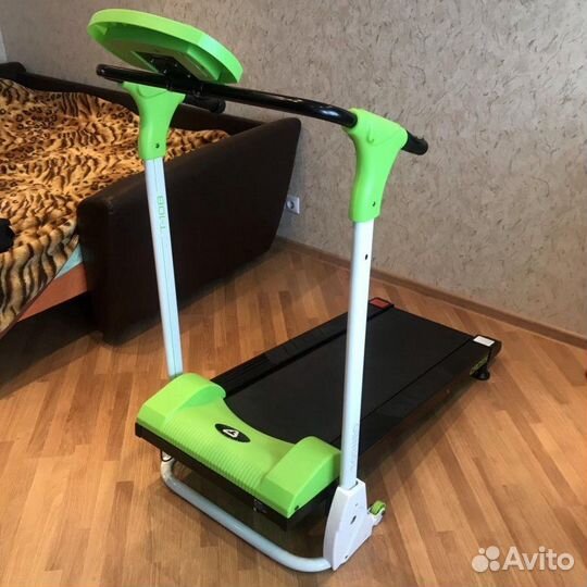 Плоская компактная беговая дорожка Torneo