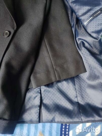 Школьный костюм и 2 рубашки