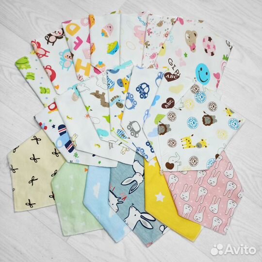 Слюнявчик нагрудник новые