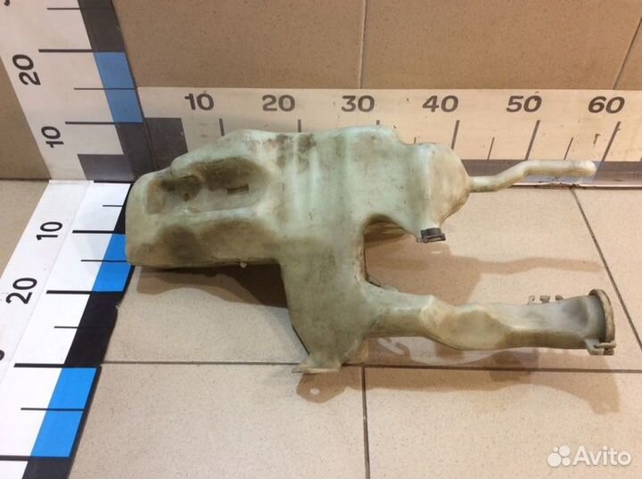 Бачок омывателя лобового стекла Mitsubishi Carisma