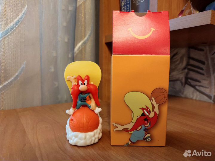 Коллекционные фигурки из McDonald's