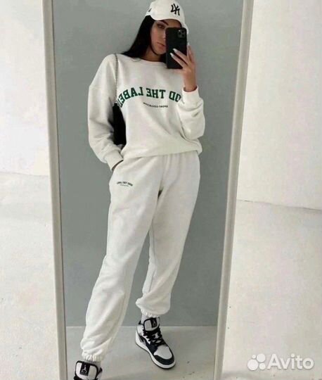 Спортивный костюм женский