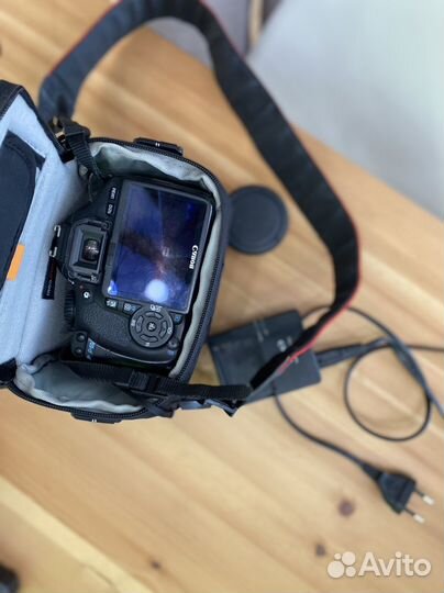 Зеркальный фотоаппарат canon 550d