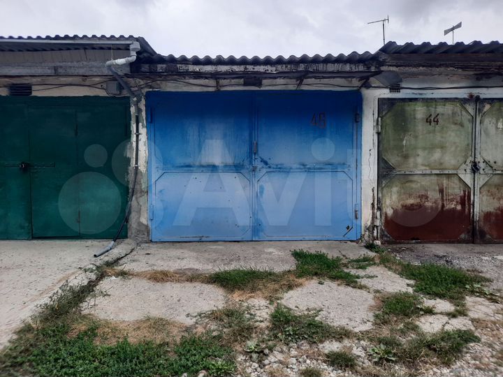 Гараж, > 30 м²