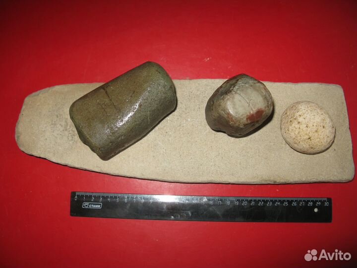 Скифы, каменная зернотерка с пестами №8