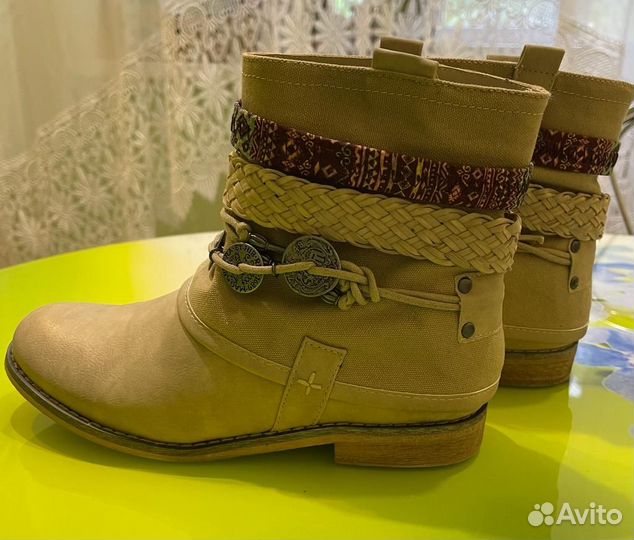 Сапоги женские новые