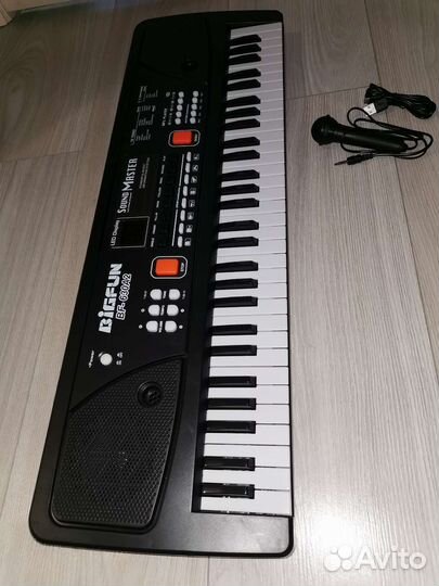 Новый синтезатор MP3 на 61 клавиш