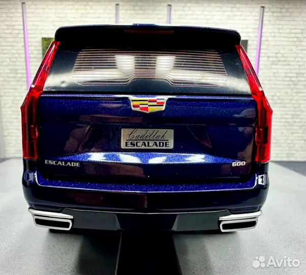 Металлическая машинка Cadillac Escalade