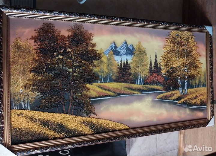 Картина с янтарем