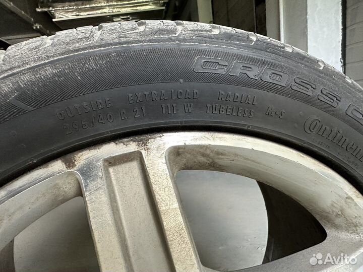 Continental CrossContact UHP E 295/40 R21 111